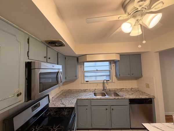 1615 Howard Street , Unit 201, Evanston, IL 60202