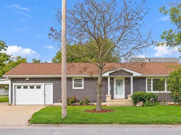 101 S 12th Ave., Washington, IA 52353