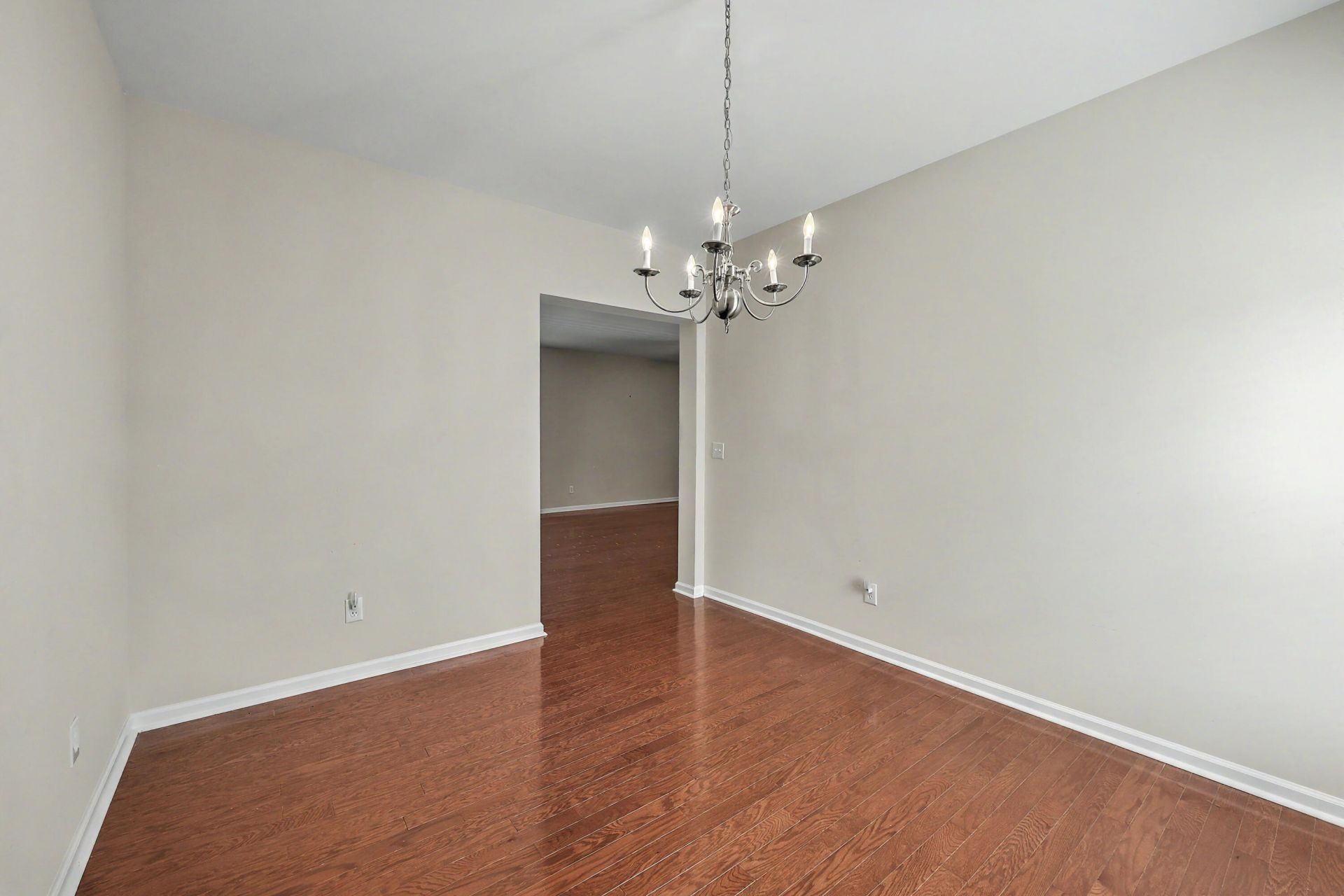 3804 Annapolis Way Photo 6