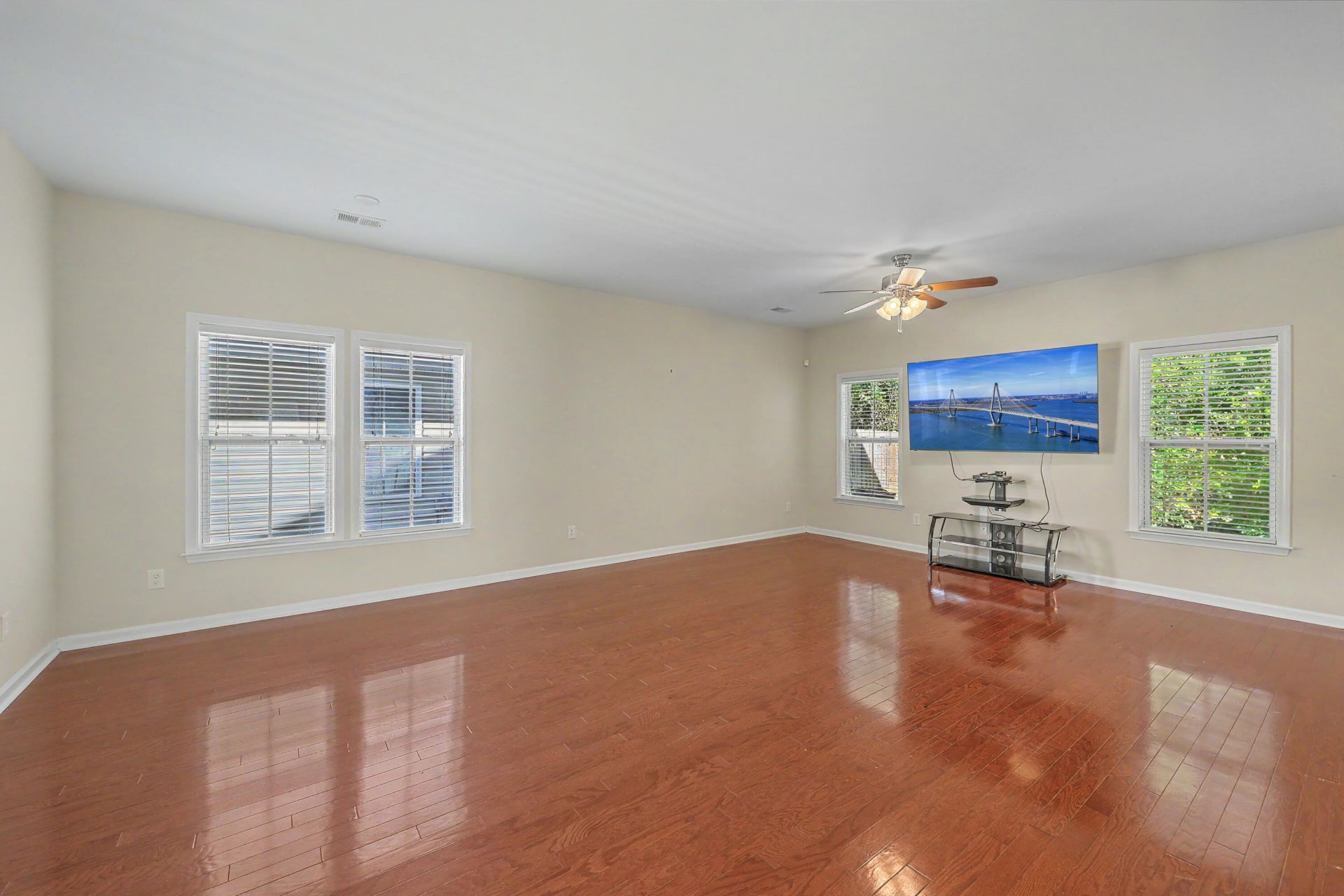 3804 Annapolis Way Photo 7