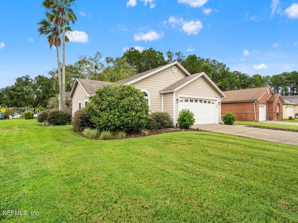 350 SILENT BROOK Trail, Jacksonville, FL 32225
