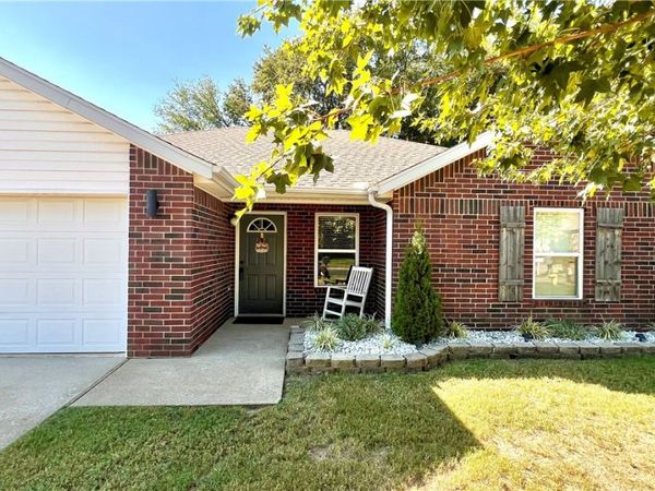 620 Ash Street , Lowell, AR 72745