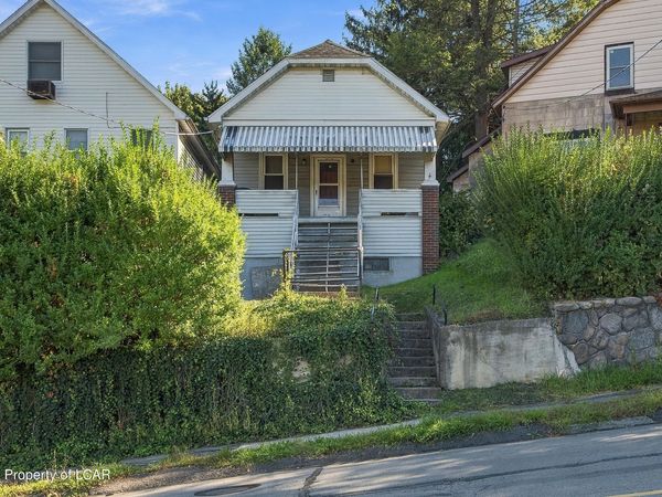 1917 1/2 Cedar Avenue, Scranton, PA 18505