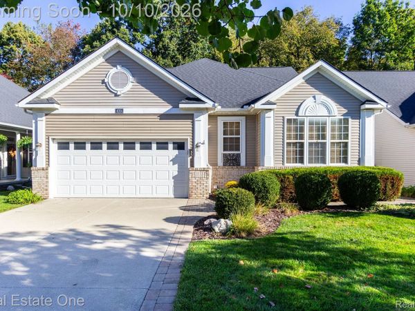 4004 Hillsdale Drive, Auburn Hills, Mi 48326