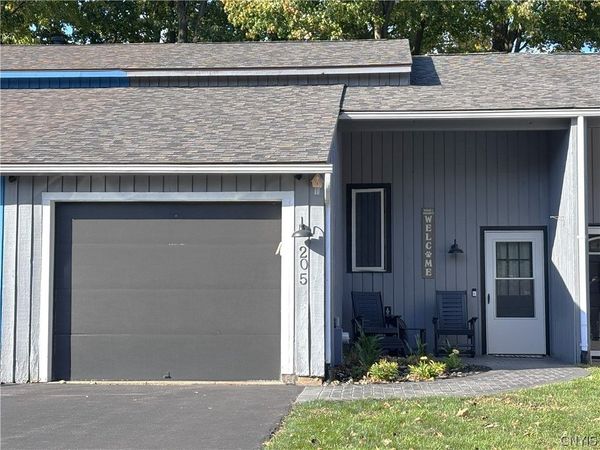 205 Golfcrest Circle, Baldwinsville, NY 13027