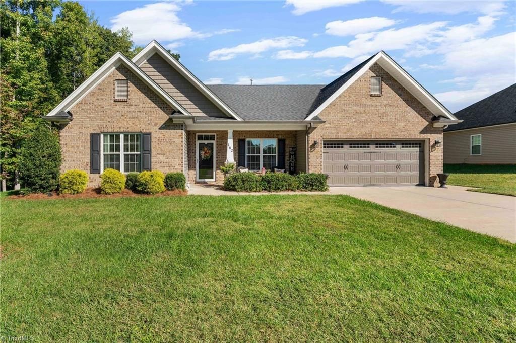 162 Gracie Lane, Clemmons, NC 27012 Main Photo
