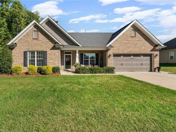 162 Gracie Lane , Clemmons, NC 27012