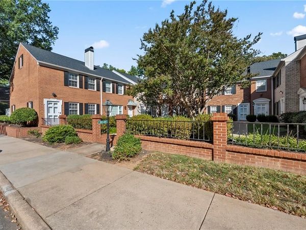 309 Hanover Arms Court , Winston-Salem, NC 27104
