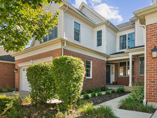 27 Harborside Way , Hawthorn Woods, IL 60047