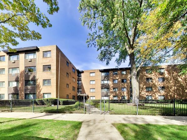 1600 W Greenleaf Avenue, Unit 102, Chicago, IL 60626