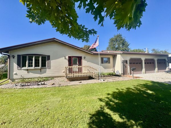 505 NW 5th Avenue , Aledo, IL 61231