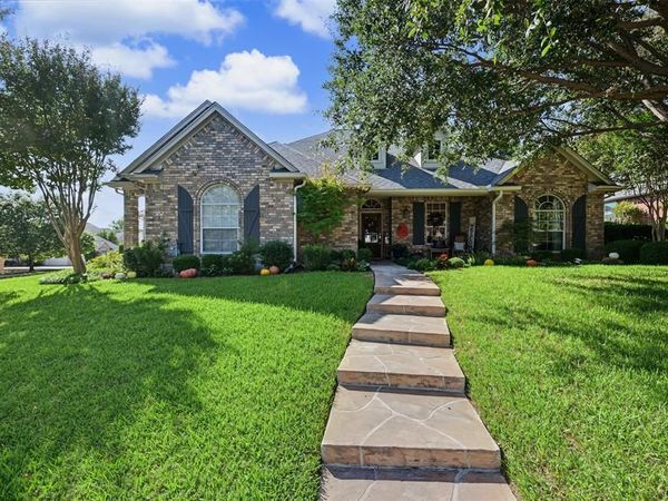 8955 Leslie Court, Benbrook, TX 76126