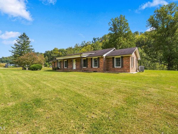233 Thorngrove Drive, Duffield, VA 24244