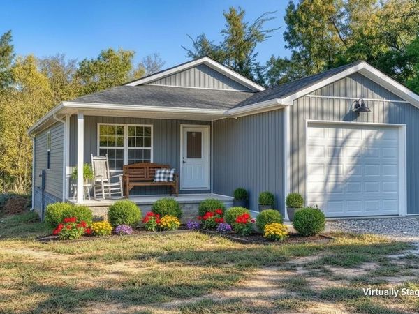 911 E 2nd Street , Russellville, KY 42276