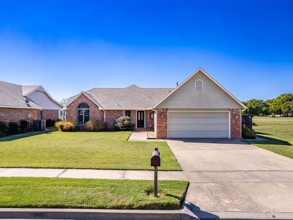 7716 N 126th East Avenue , Owasso, OK 74055