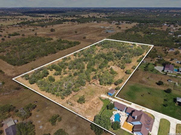 2729 County Road 357, La Vernia, TX 78121