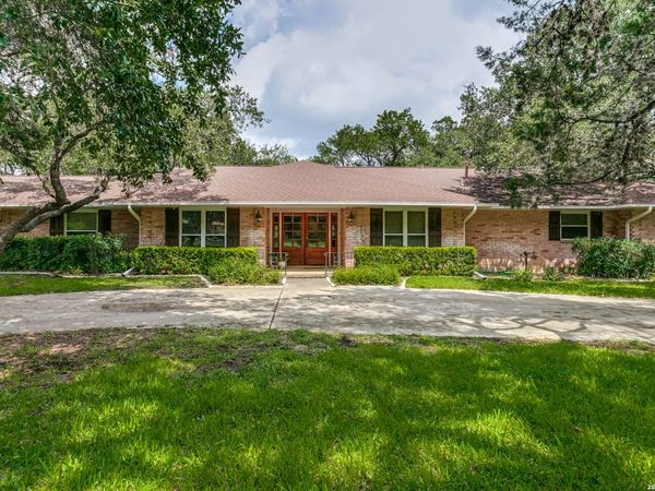 218 VILLAGE CIR, Hill Country Village, TX 78232