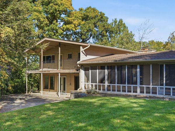 610 Downing Dr, Waukesha, WI 53186