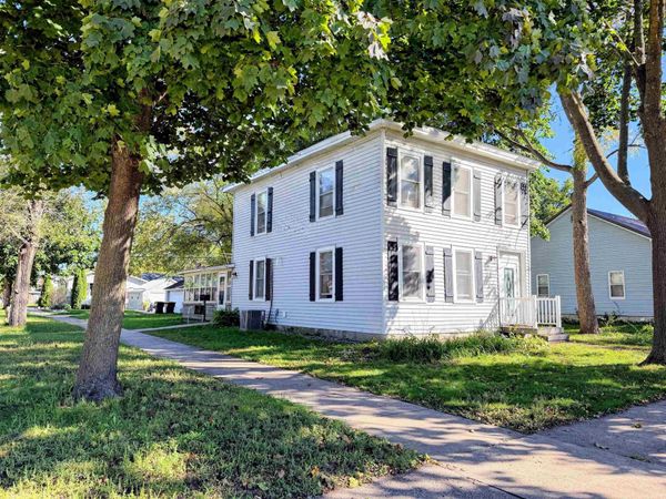 158 N Wacouta Avenue, Prairie du Chien, WI 53821