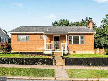626 S LOCUST STREET, ELIZABETHTOWN, PA 17022