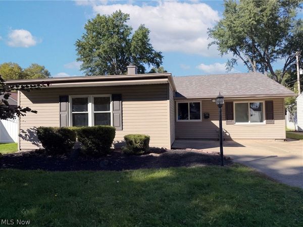 9022 Manorford Drive , Cleveland, OH 44130