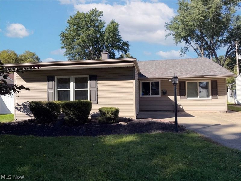 9022 Manorford Drive, Cleveland, OH 44130 Photo 1