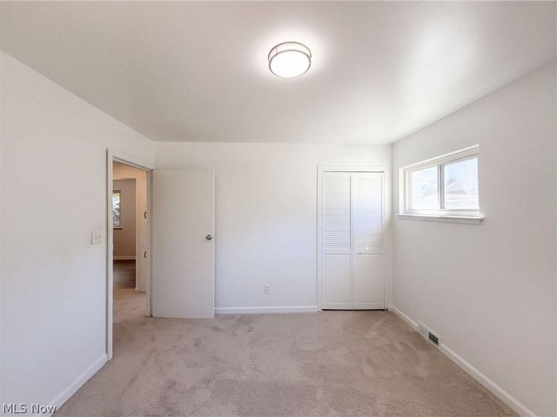 9022 Manorford Drive, Cleveland, OH 44130 Photo 10