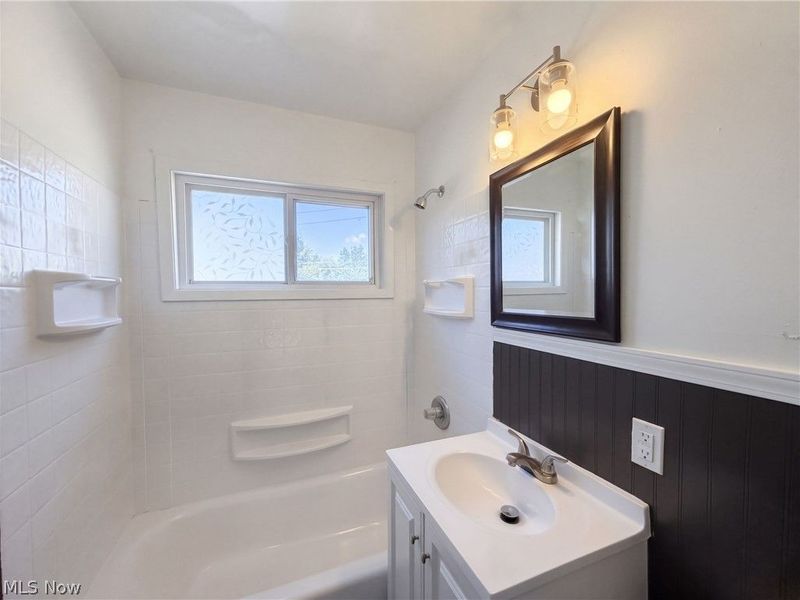 9022 Manorford Drive, Cleveland, OH 44130 Photo 13