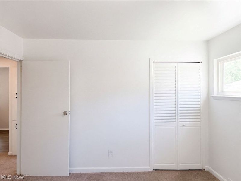 9022 Manorford Drive, Cleveland, OH 44130 Photo 9