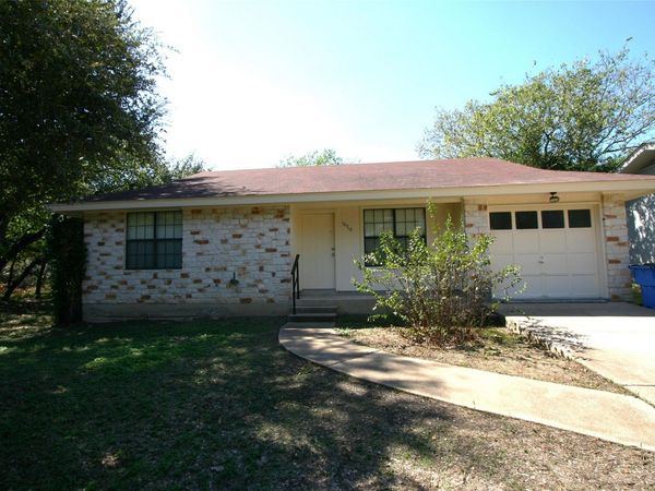 10712 Sunny LN, Jonestown, TX 78645