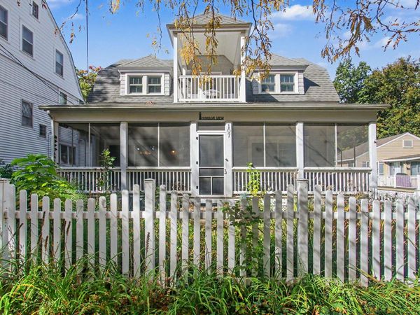 107 Park Avenue, South Haven, MI 49090