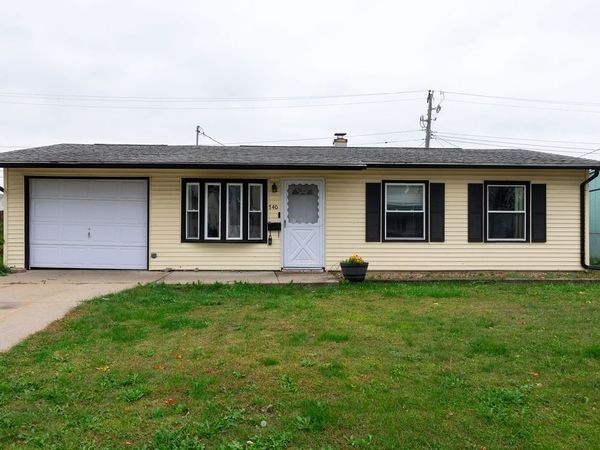 740 41ST Avenue, East Moline, IL 61244