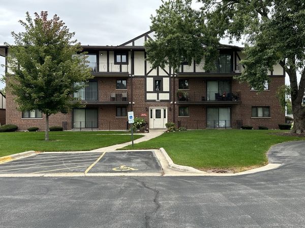 11042 S Theresa Circle , Unit 3A, Palos Hills, IL 60465