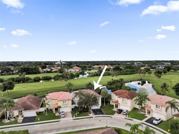 7860 NW 28th St , Margate, FL 33063