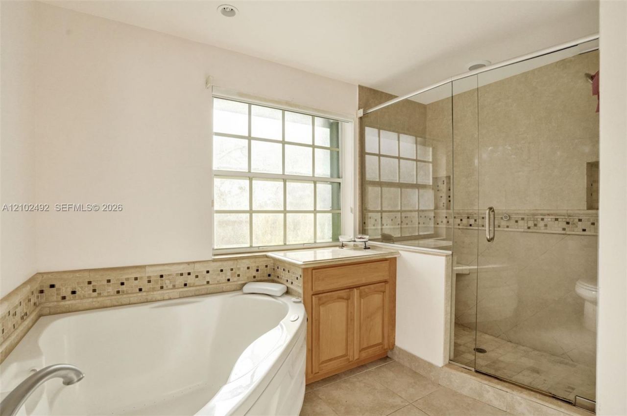 7860 NW 28th St , Margate, FL 33063 Photo
