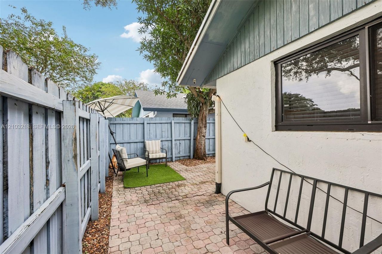 3721 W Valley Green Dr , Unit 48, Davie, FL 33328 Photo