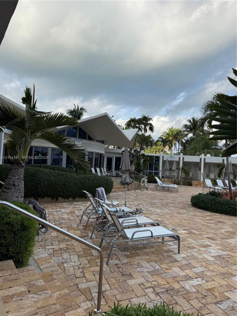 5055 Collins Ave , Unit 8N, Miami Beach, FL 33140 Photo