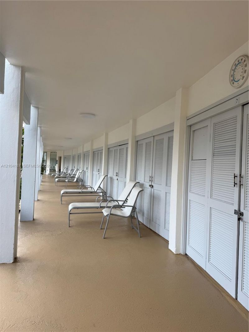 5055 Collins Ave , Unit 8N, Miami Beach, FL 33140 Photo