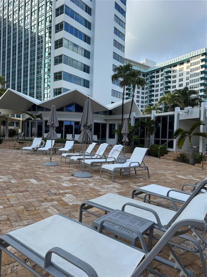 5055 Collins Ave , Unit 8N, Miami Beach, FL 33140 Photo