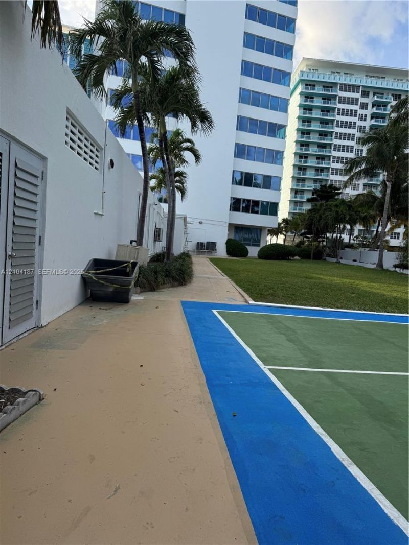5055 Collins Ave , Unit 8N, Miami Beach, FL 33140 Photo