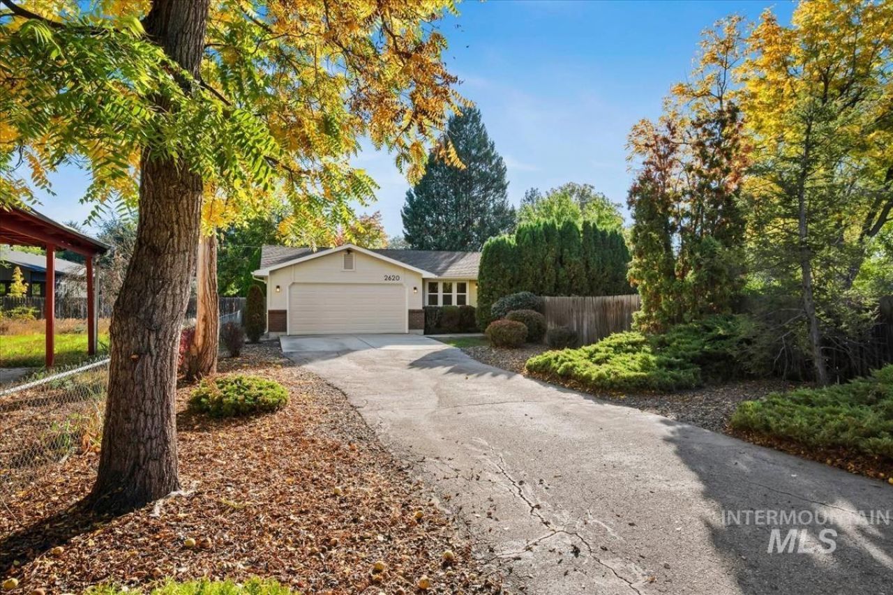 2620 N Arthur St, Boise, ID 83703 Main Photo