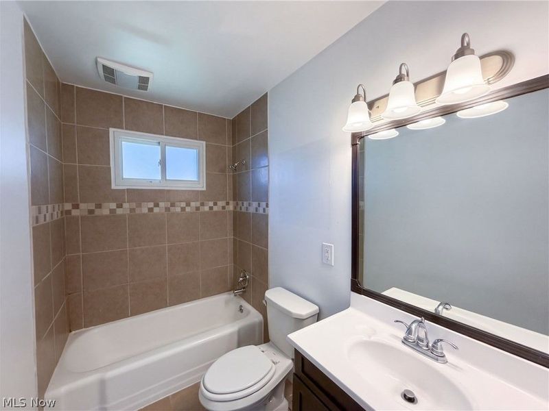 6076 Robert Drive, Brook Park, OH 44142 Photo 17