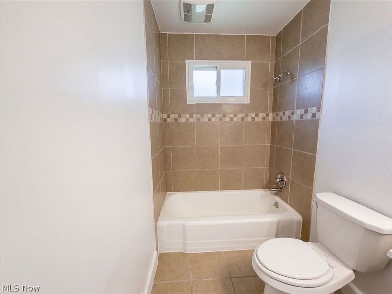 6076 Robert Drive, Brook Park, OH 44142 Photo 18