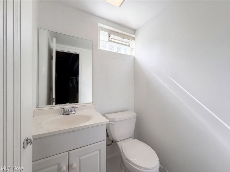 6076 Robert Drive, Brook Park, OH 44142 Photo 19