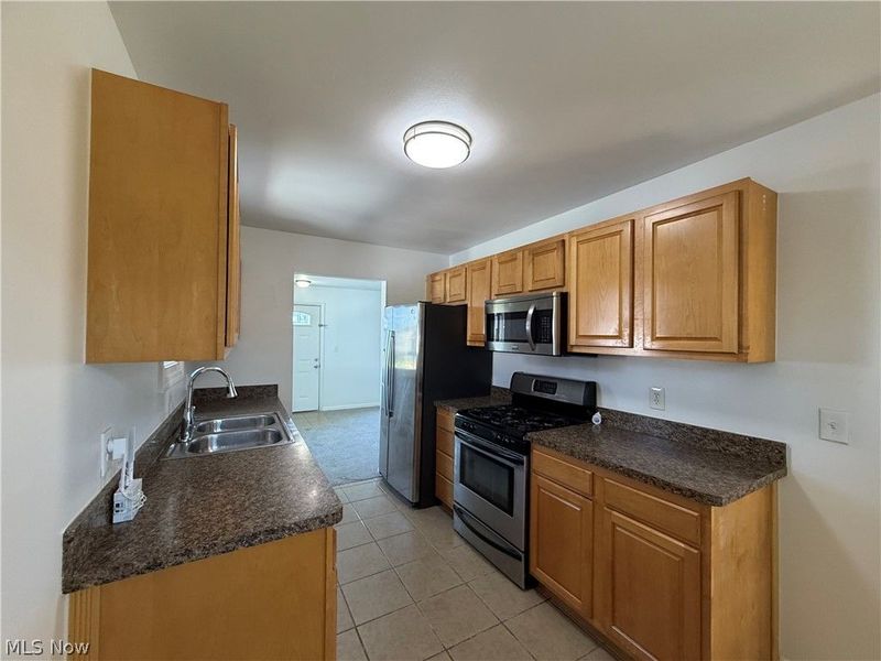 6076 Robert Drive, Brook Park, OH 44142 Photo 6