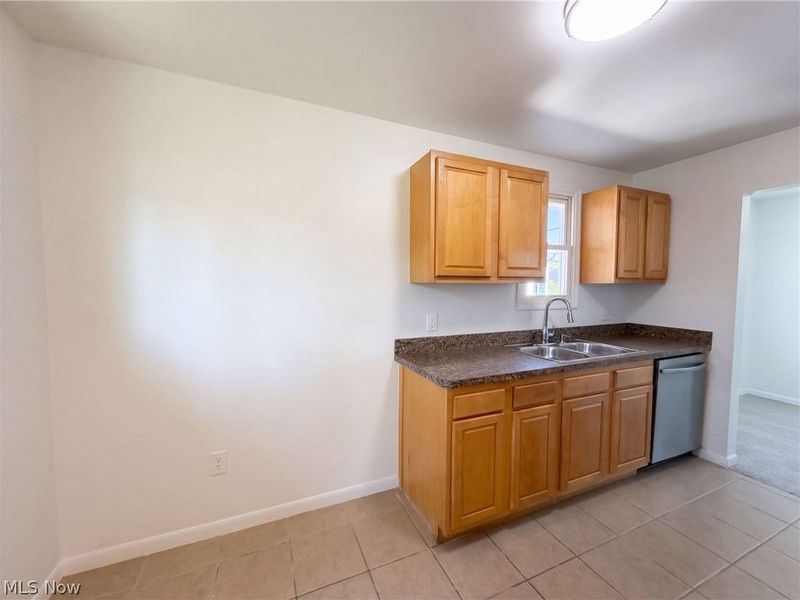 6076 Robert Drive, Brook Park, OH 44142 Photo 8
