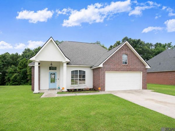 23883 Springhill Dr, Denham Springs, LA 70726