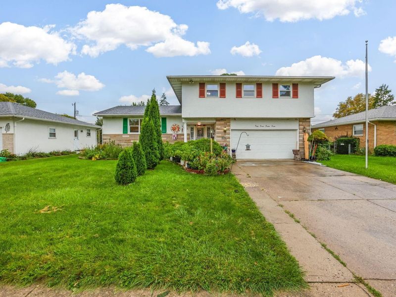 4787 Almont Drive , Columbus, OH 43229 Photo 2