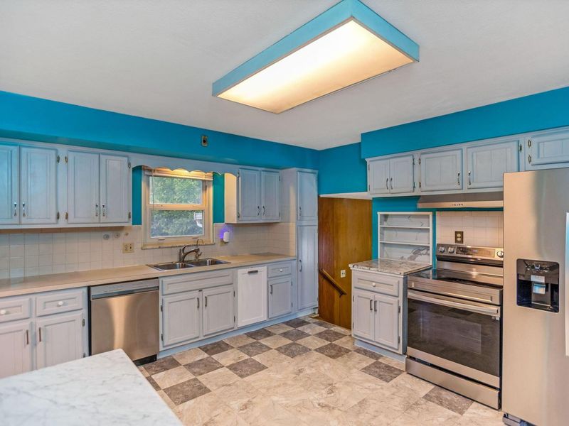 4787 Almont Drive , Columbus, OH 43229 Photo 21