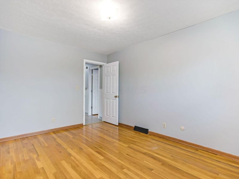 4787 Almont Drive , Columbus, OH 43229 Photo 40